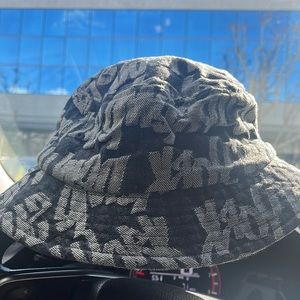 Supreme bucket hat